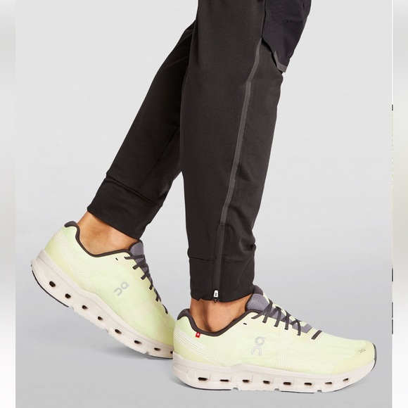 On Cloudgo Running men Shoe In Hay/ Sand Trainers size 10 NEW - Picture 3 of 17